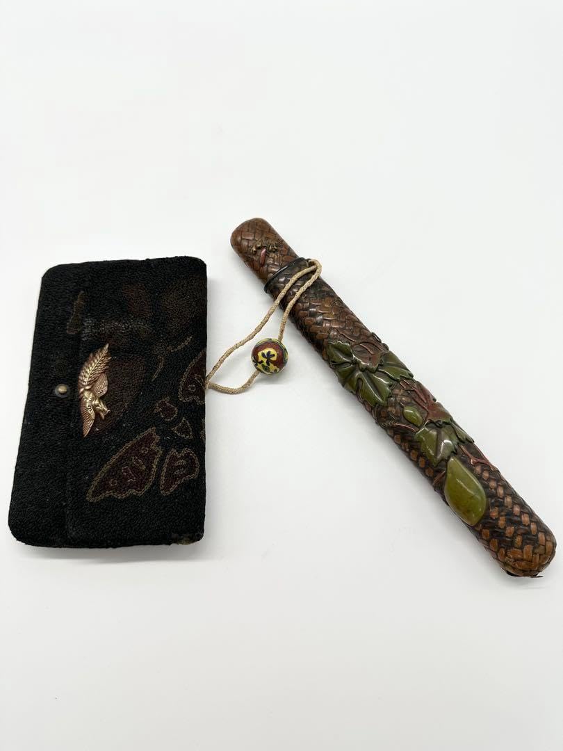 時代物　在銘　煙草入　蒔絵煙管筒　提げ物　古美術　筆　書道具　セット 時代物 在銘 煙草入 蒔絵煙管筒 提げ物 古美術 筆 書道具 セット
